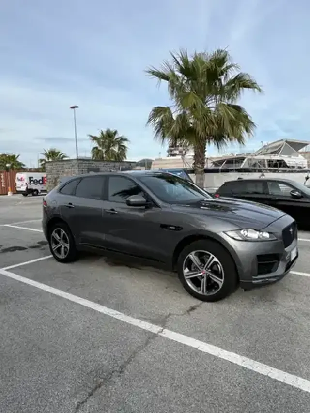 Jaguar F-Pace