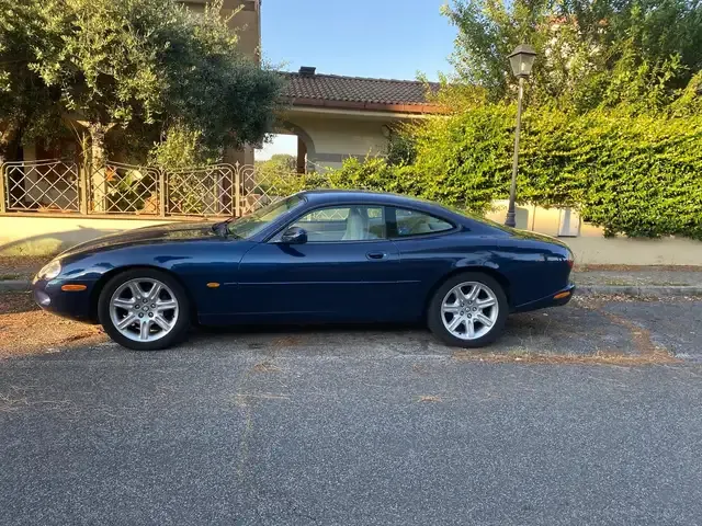 Jaguar XK8