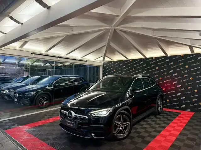 Mercedes-Benz GLA 200