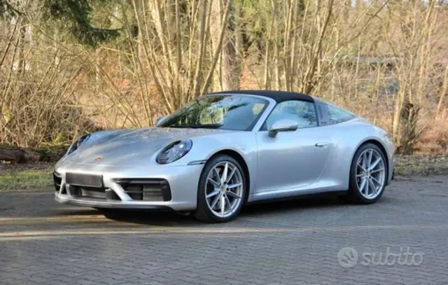 Porsche 911 (992)
