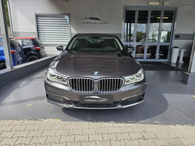 BMW 730