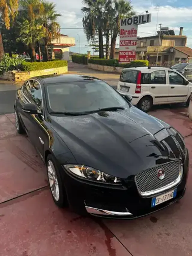 Jaguar XF