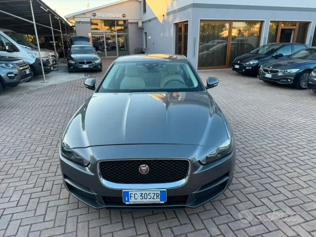 Jaguar XE (X760)