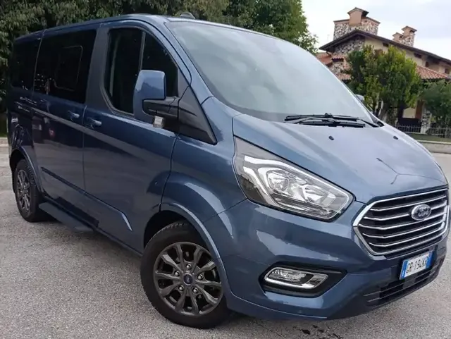 Ford Tourneo Custom