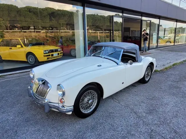 MG MGA