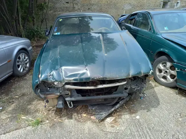 Jaguar XJ6