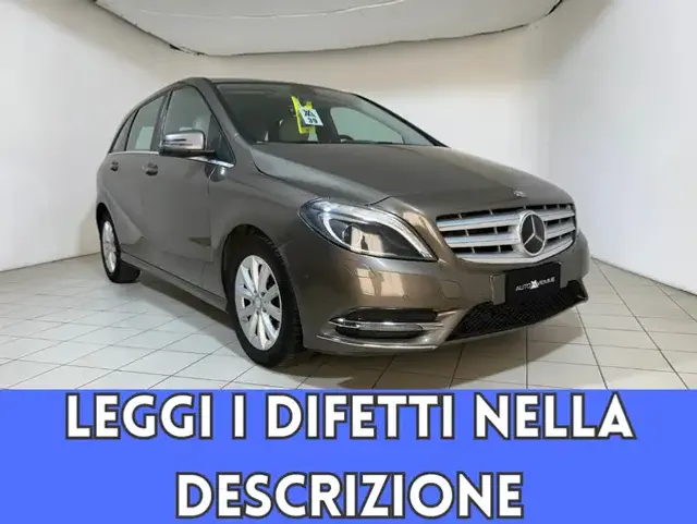 Mercedes-Benz B 180