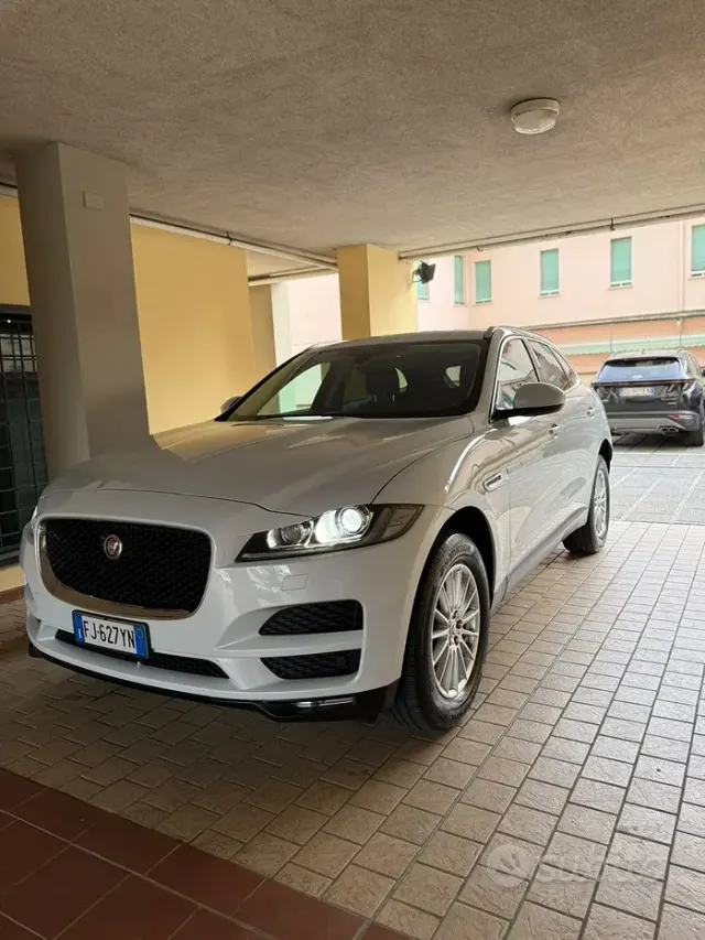 Jaguar F-Pace (X761)