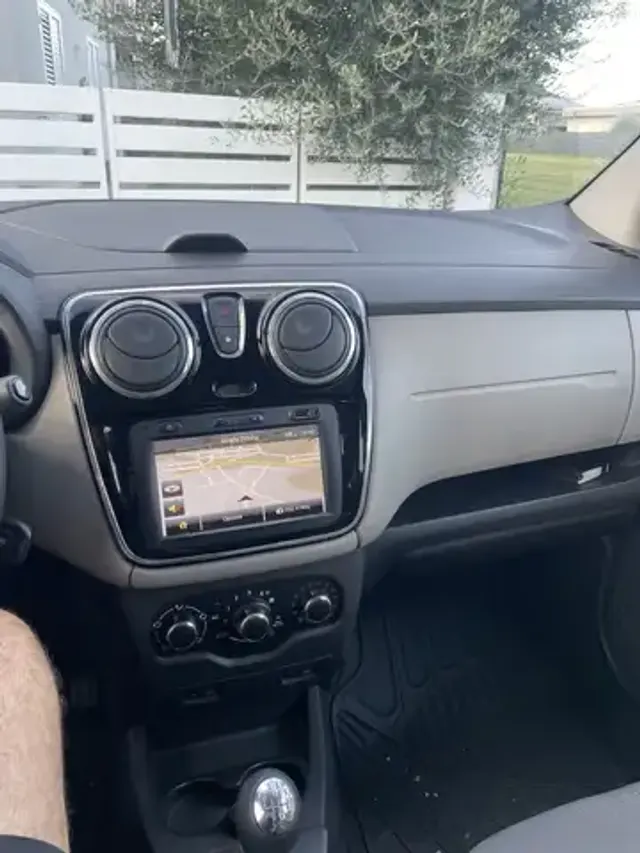 Dacia Lodgy