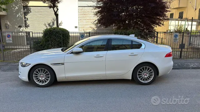 Jaguar XE (X760)