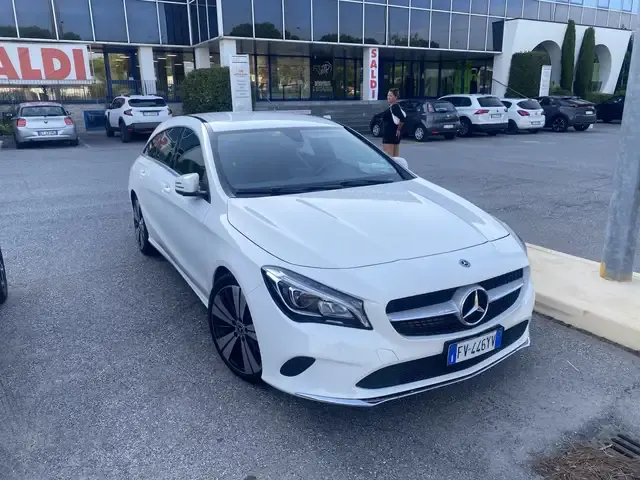 Mercedes-Benz CLA 200