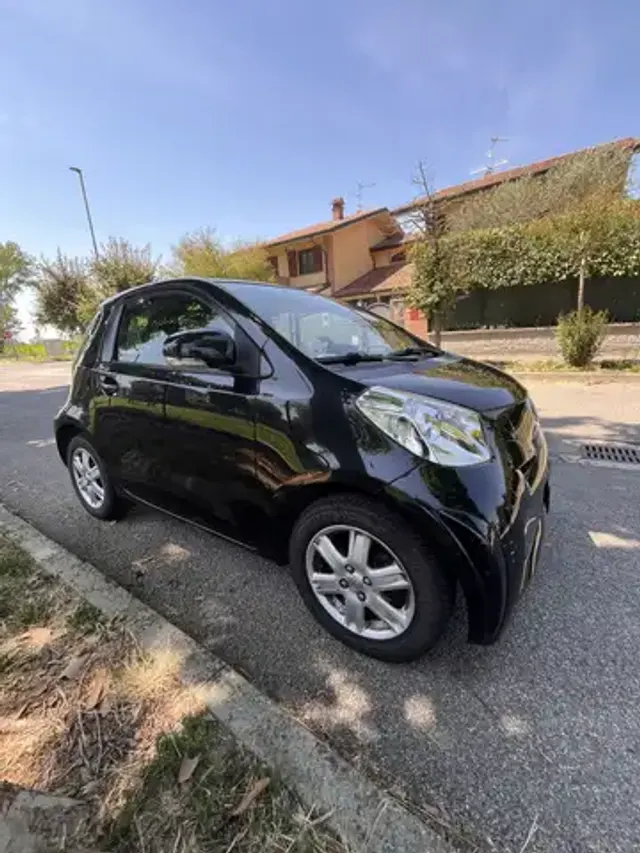 Toyota iQ