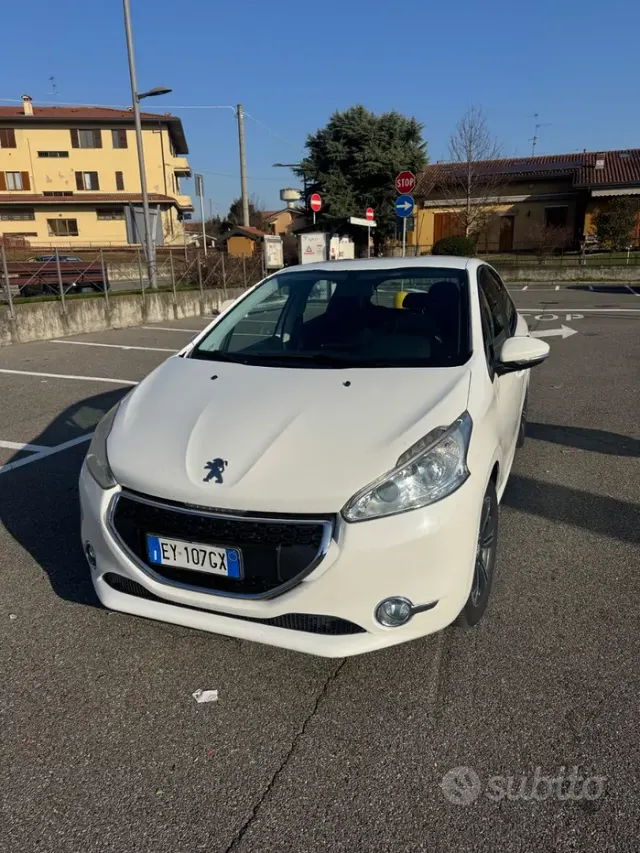 Peugeot 208 1° serie