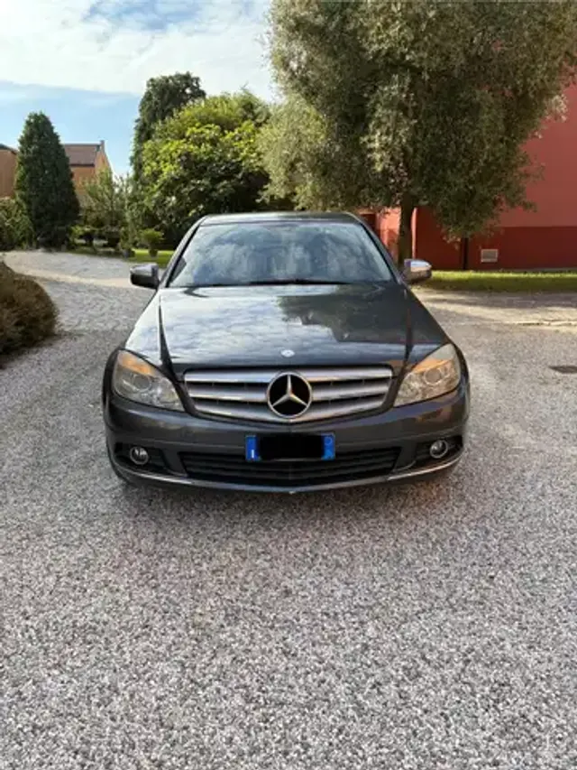 Mercedes-Benz C 220