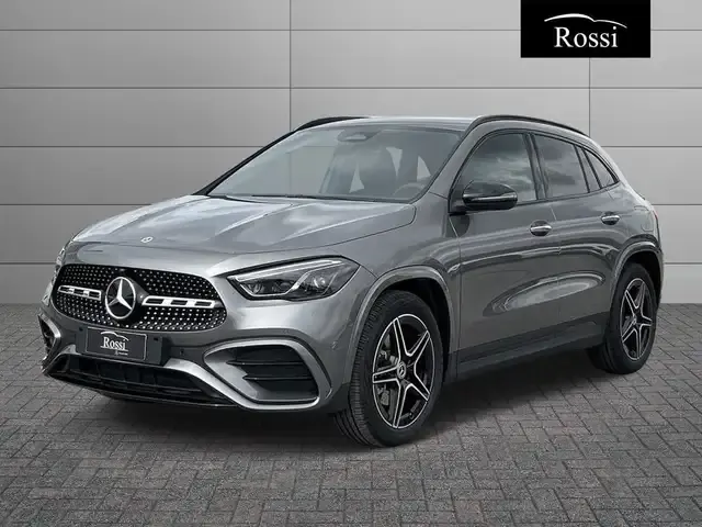 Mercedes-Benz GLA 200