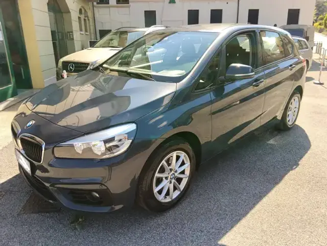 BMW 216