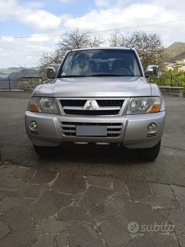 Mitsubishi Pajero (2000-2007)