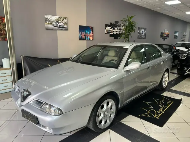 Alfa Romeo 166