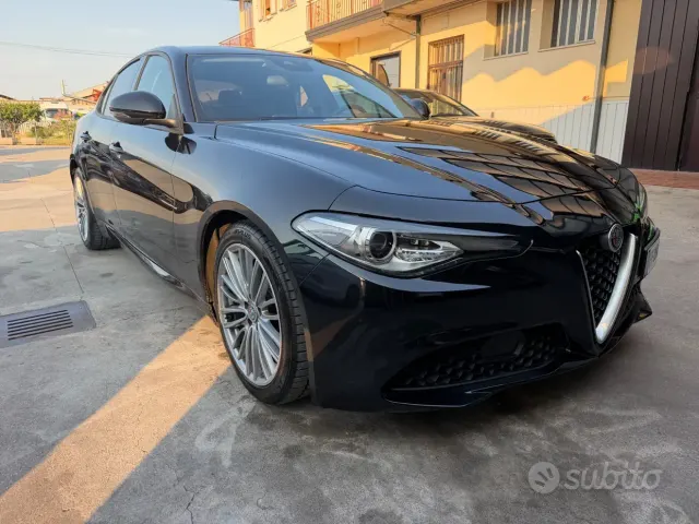 Alfa Romeo Giulia (2016)