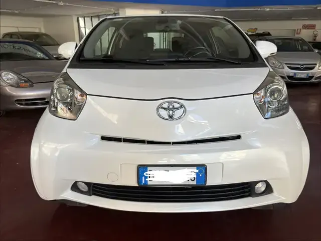 Toyota iQ