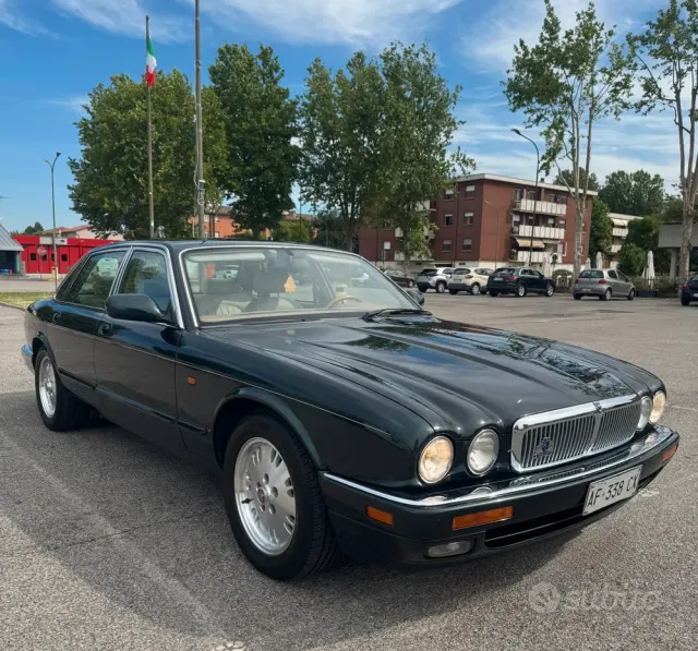 Jaguar XJ-Sovereign-Daiml.