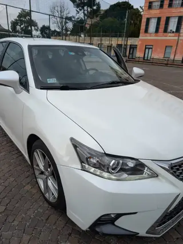 Lexus CT 200h