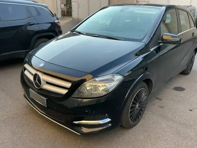 Mercedes-Benz B 200