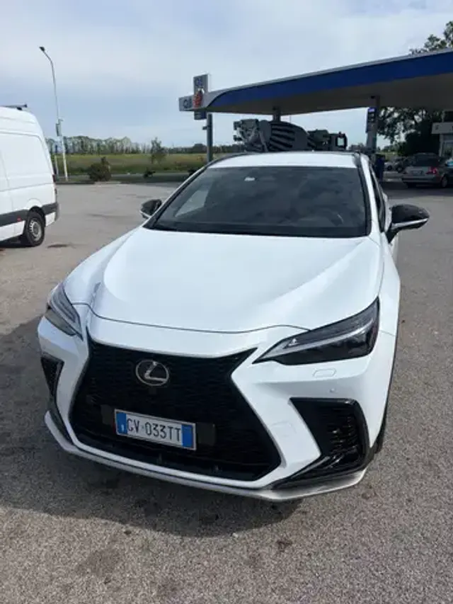 Lexus NX 450h+