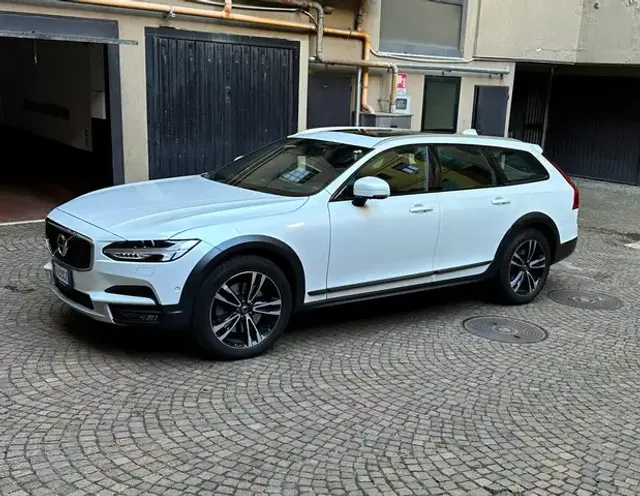 Volvo V90 Cross Country