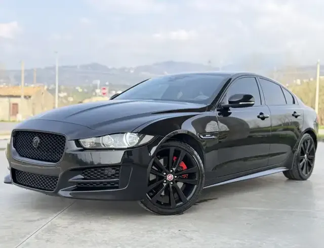 Jaguar XE