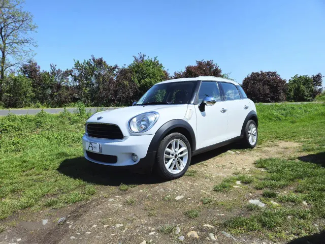 MINI One Countryman
