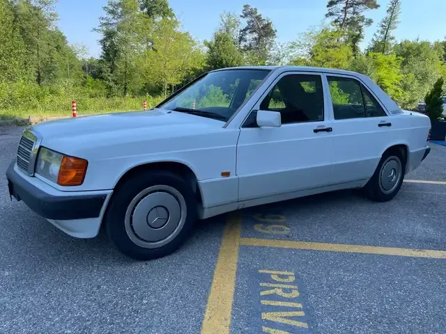 Mercedes-Benz 190