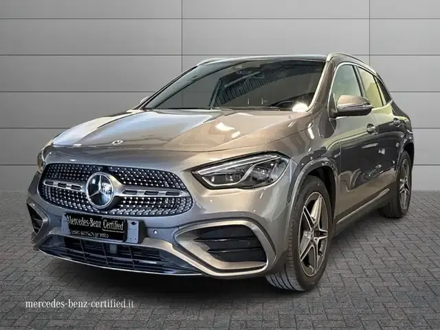 Mercedes-Benz GLA 220