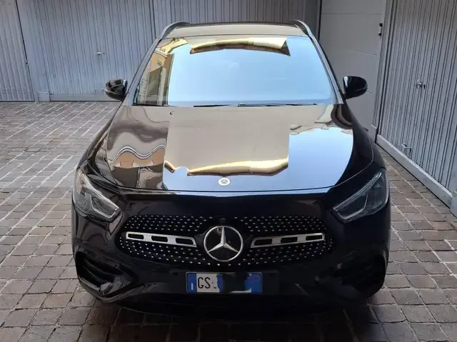 Mercedes-Benz GLA 200
