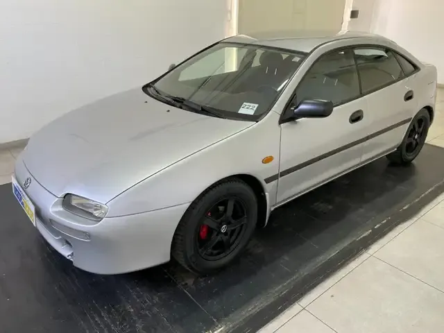 Mazda 323
