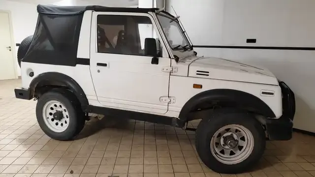 Suzuki SJ Samurai
