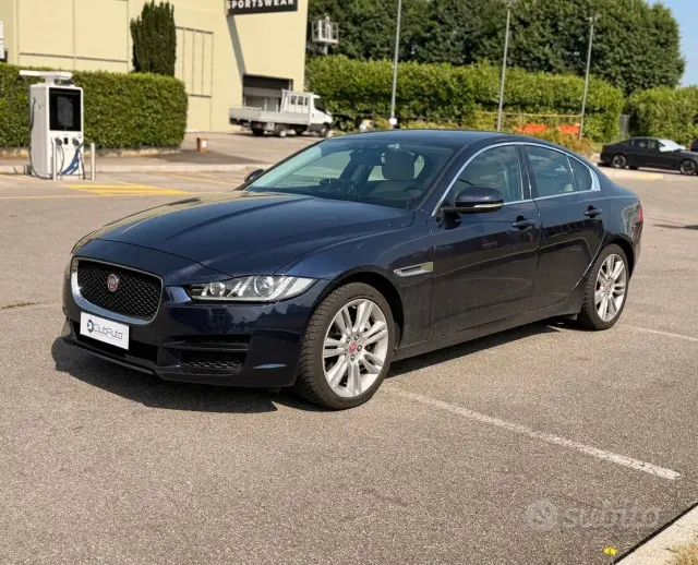 Jaguar XE (X760)