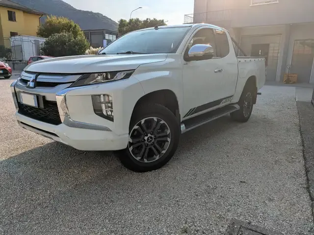 Mitsubishi L200
