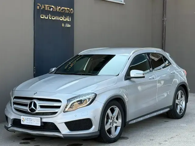 Mercedes-Benz GLA 200