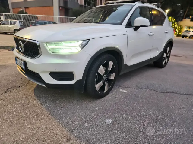 Volvo XC40 (2017-->)