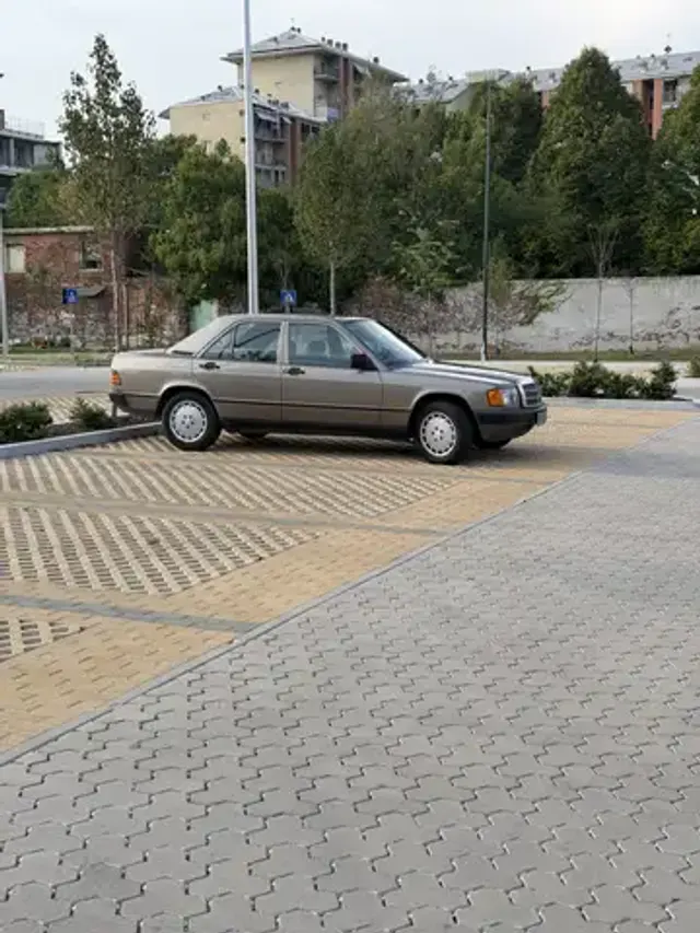 Mercedes-Benz 190