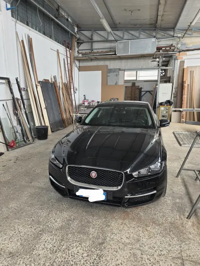 Jaguar XE (X760)