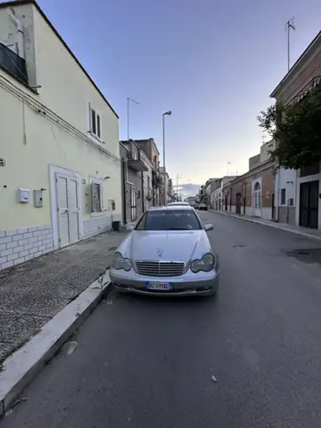Mercedes-Benz C 220