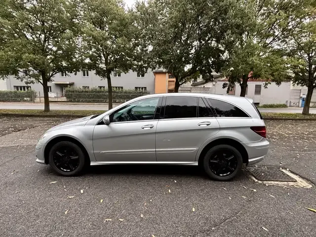 Mercedes-Benz R 350