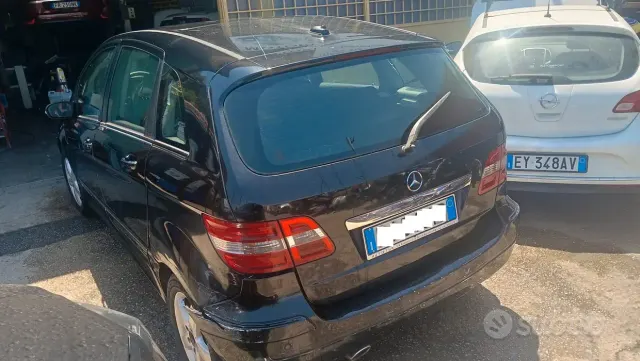 Mercedes-Benz Classe B (W247)