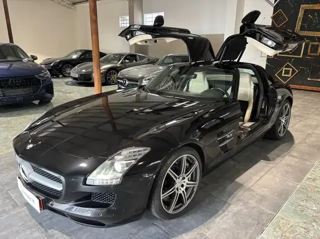Mercedes-Benz SLS