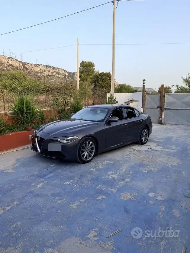 Alfa Romeo Giulia (2016)