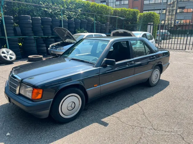 Mercedes-Benz 190