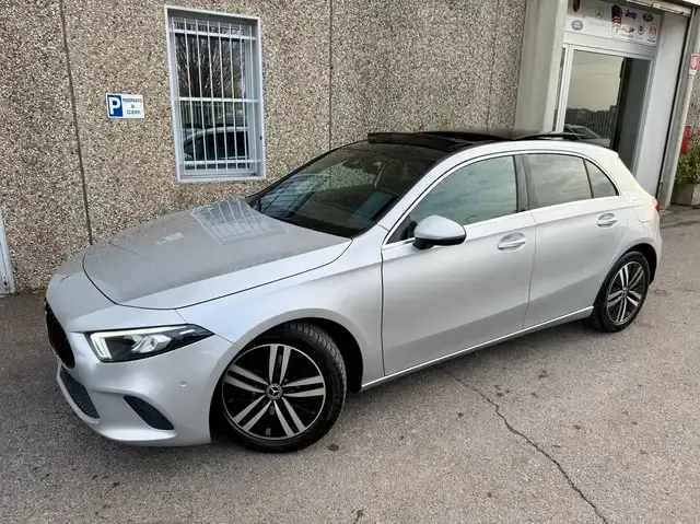 Mercedes-Benz A 200