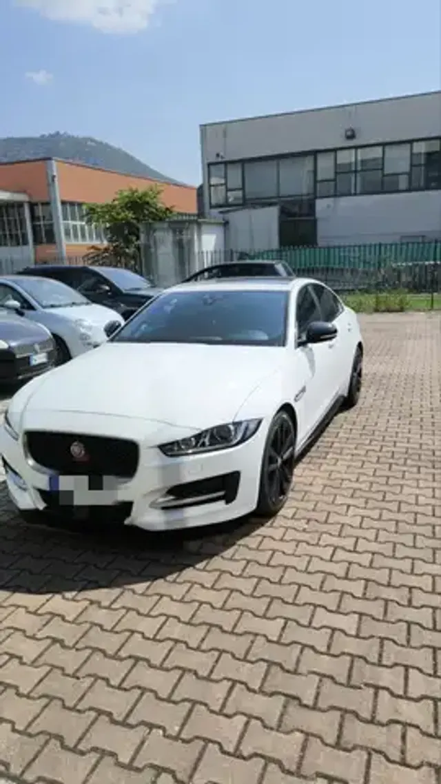 Jaguar XE